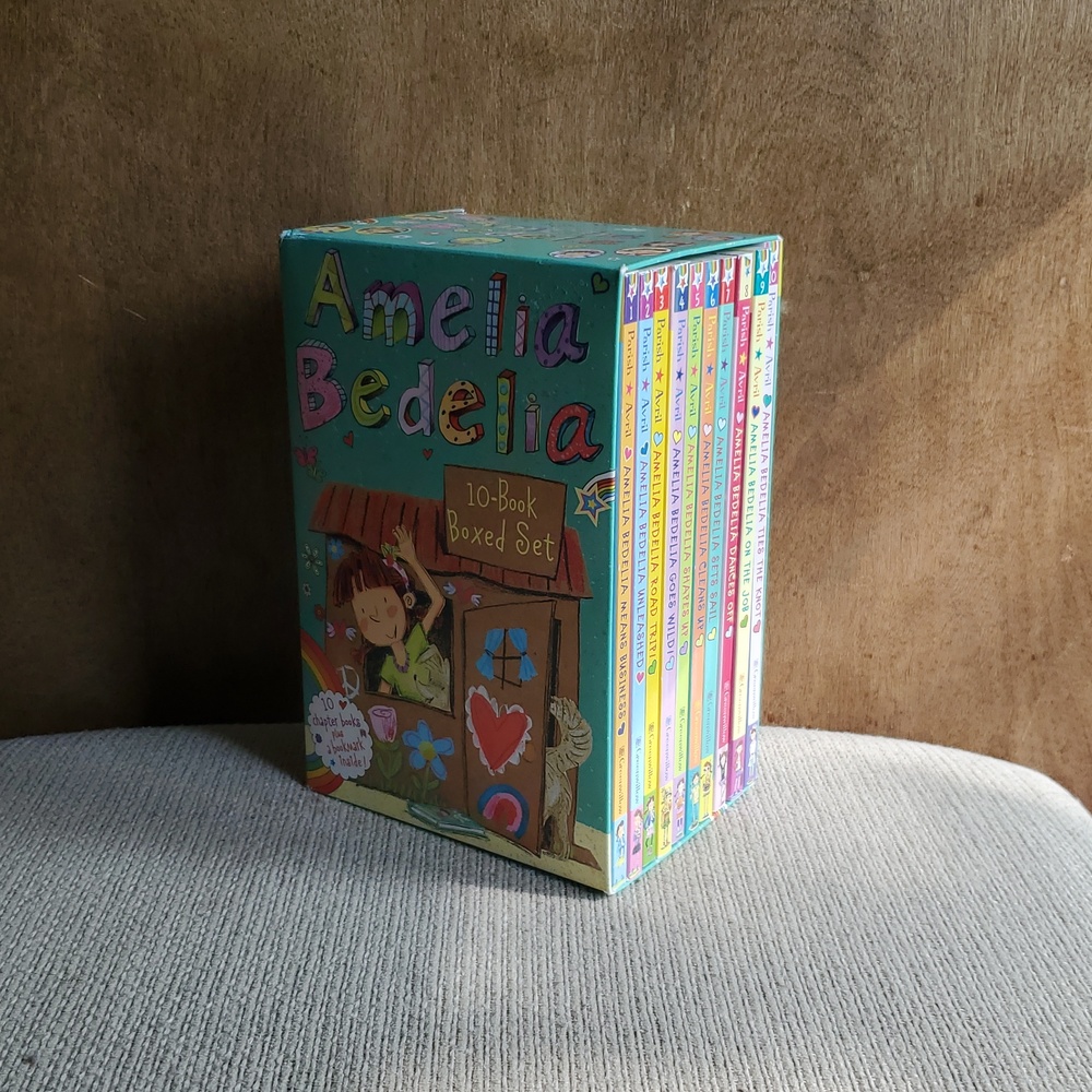 Amelia Bedelia Set Of 10 Boxed Set Of Chapter Books - Picture 2 of 5
